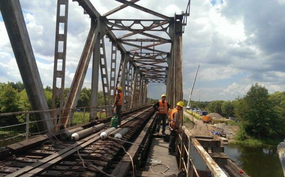 Rozbiórka mostu granicznego w ramach realizacji inwestycji pn.: “Modernizacja mostu w km 211,657 linii kolejowej nr 2 Warszawa-Terespol”