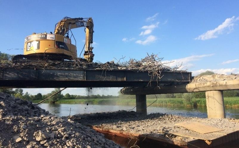 Rozbiórka mostu przez rzekę Wartę w miejscowości Warta - Grupa TREE